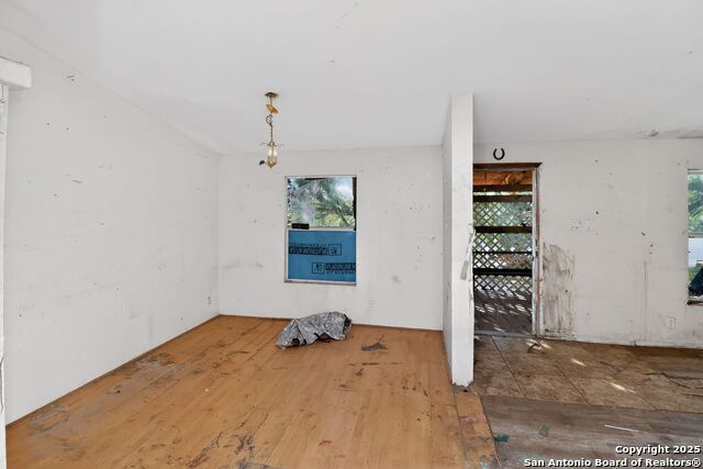 Image 11 of 30 For 833 High Dr  