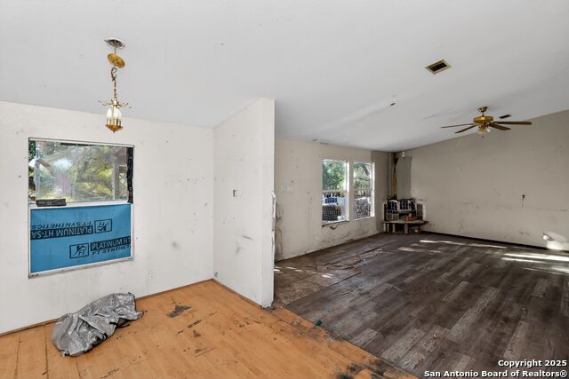 Image 12 of 30 For 833 High Dr  