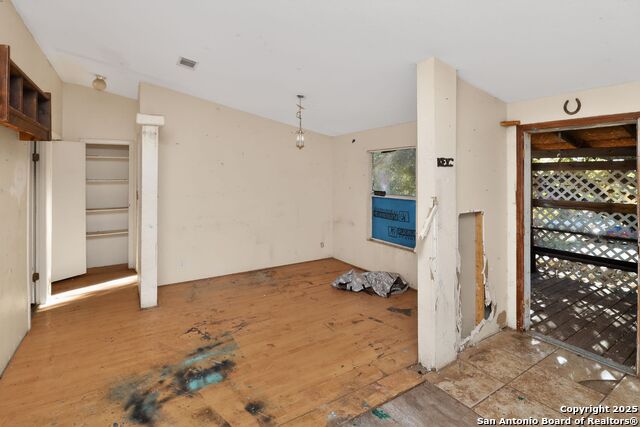 Image 13 of 30 For 833 High Dr  