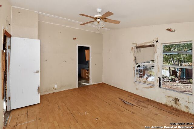 Image 14 of 30 For 833 High Dr  