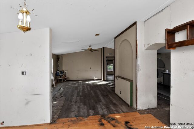 Image 15 of 30 For 833 High Dr  