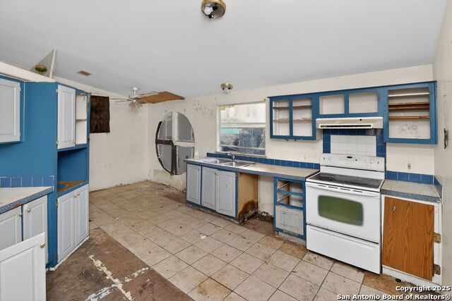 Image 16 of 30 For 833 High Dr  