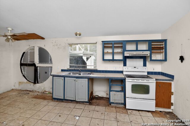 Image 17 of 30 For 833 High Dr  