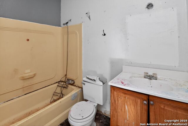 Image 24 of 30 For 833 High Dr  