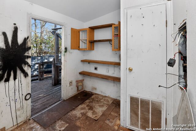 Image 25 of 30 For 833 High Dr  