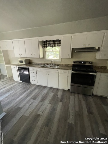 Image 11 of 39 For 935 Allen Ave