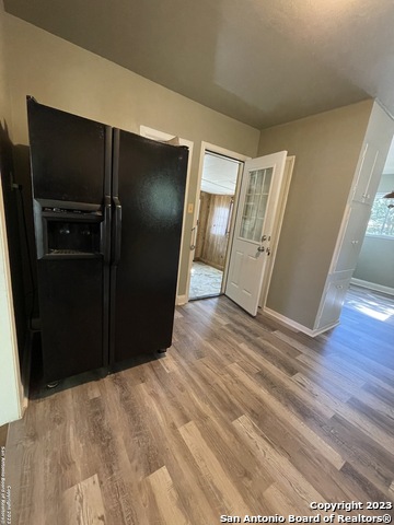 Image 17 of 39 For 935 Allen Ave