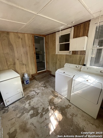 Image 19 of 39 For 935 Allen Ave