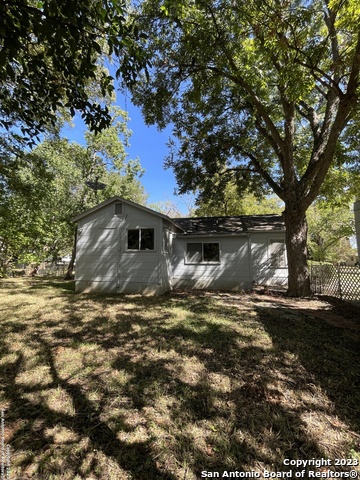 Image 35 of 39 For 935 Allen Ave