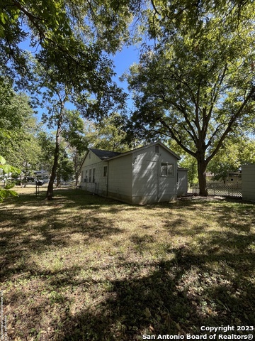 Image 37 of 39 For 935 Allen Ave