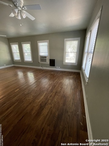 Image 6 of 39 For 935 Allen Ave