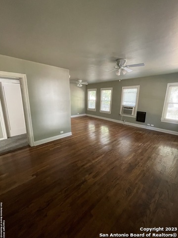 Image 9 of 39 For 935 Allen Ave