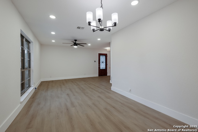 Image 15 of 36 For 6006 Forest Ledge