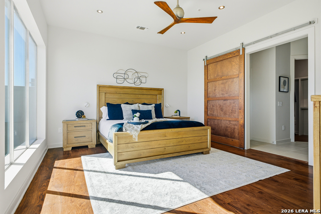 Image 15 of 36 For 1136 Quincy E 1136