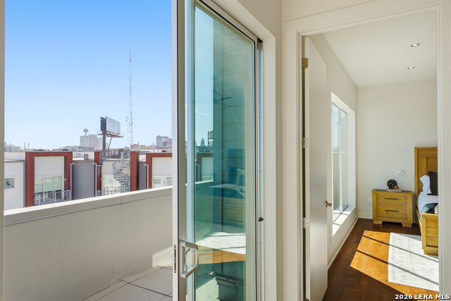 Image 23 of 36 For 1136 Quincy E 1136