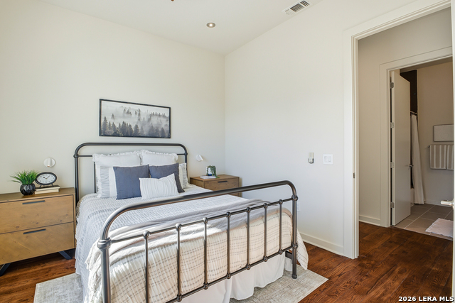 Image 27 of 36 For 1136 Quincy E 1136