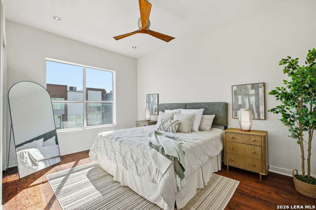 Image 29 of 36 For 1136 Quincy E 1136