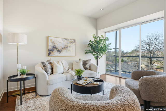 Image 35 of 36 For 1136 Quincy E 1136