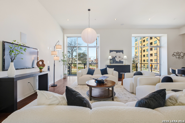 Image 8 of 36 For 1136 Quincy E 1136