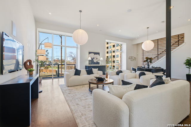 Image 9 of 36 For 1136 Quincy E 1136