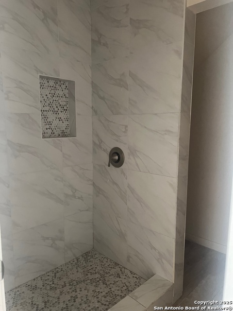 Image 5 of 7 For 6611 Southpoint 119