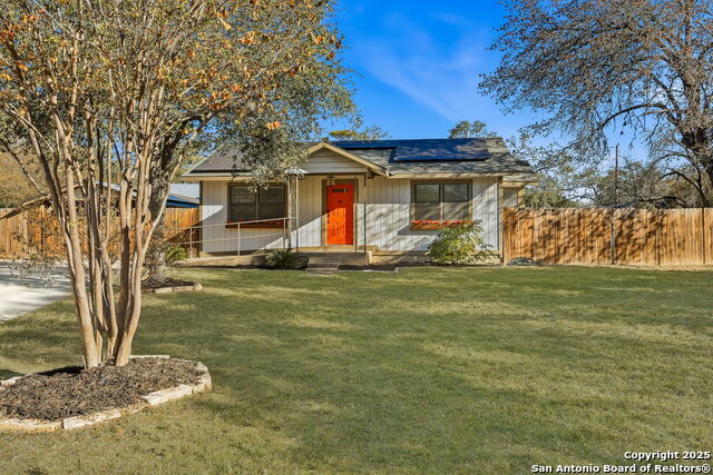 Details for 402 Mockingbird, Devine, TX 78016