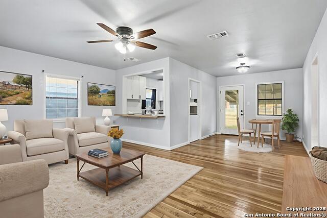 Image 3 of 21 For 402 Mockingbird