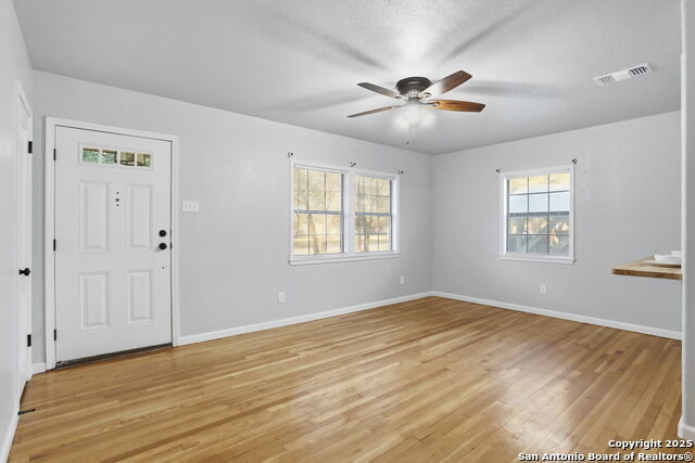 Image 5 of 21 For 402 Mockingbird