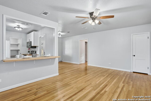 Image 6 of 21 For 402 Mockingbird