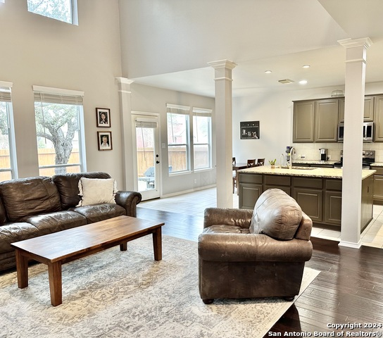 Image 7 of 28 For 1326 Delmont