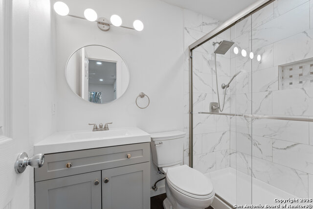 Image 18 of 37 For 5914 Brambletree