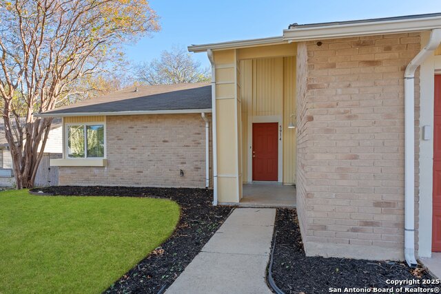 Image 4 of 37 For 5914 Brambletree