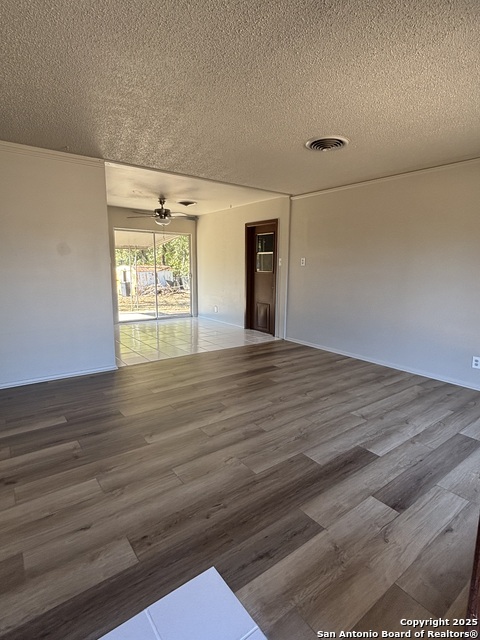 Image 4 of 14 For 4215 Renault