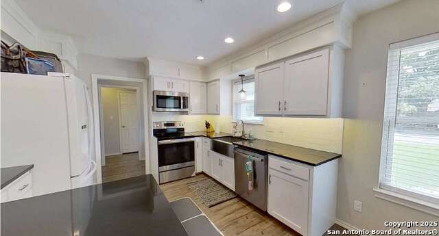 Image 5 of 18 For 323 Cardinal