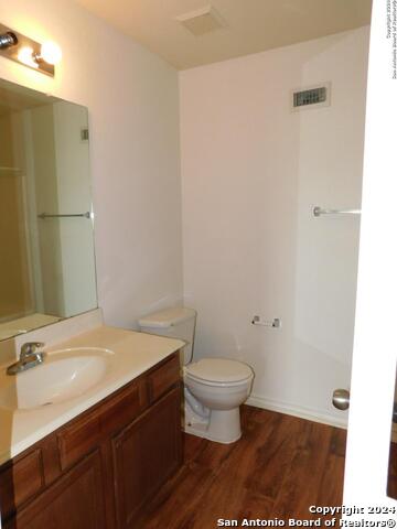 Image 15 of 21 For 5708 Mahogany Bay