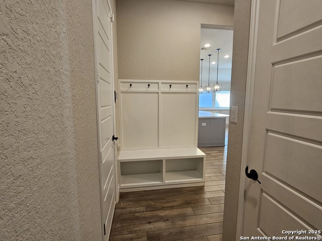 Listing photo id 11 for 14081 May Mist