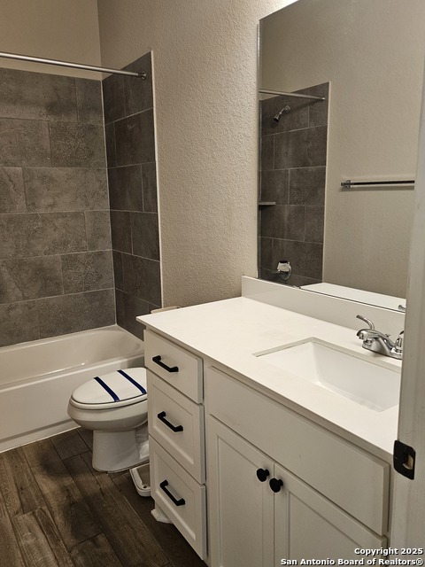 Listing photo id 13 for 14081 May Mist