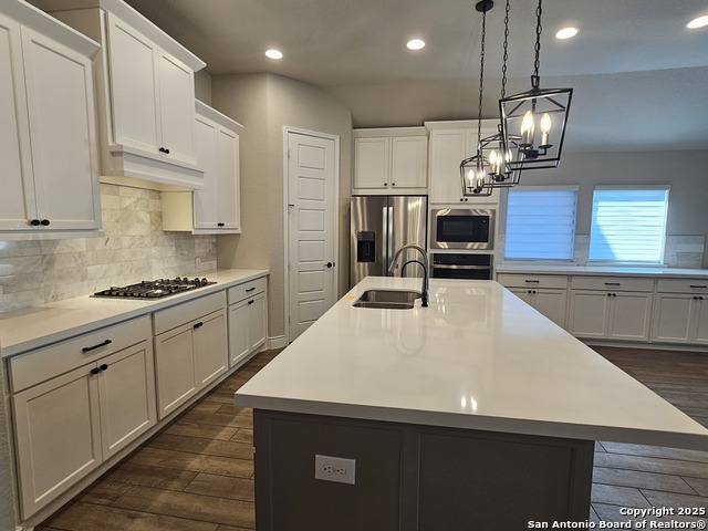 Listing photo id 6 for 14081 May Mist