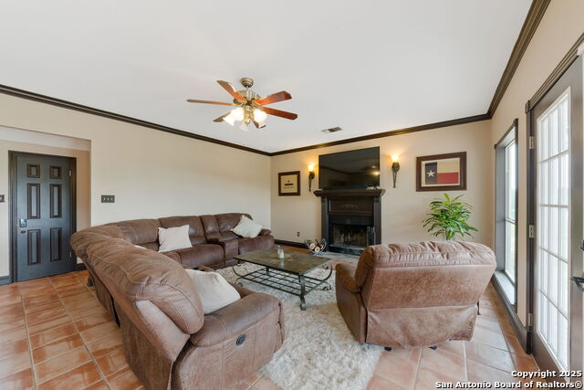 Image 10 of 35 For 103 Saddle View Dr