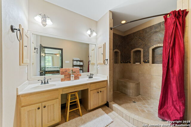 Image 21 of 35 For 103 Saddle View Dr