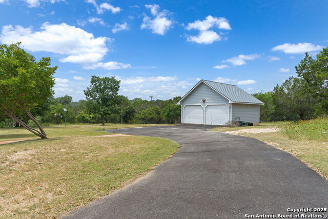 Image 3 of 35 For 103 Saddle View Dr