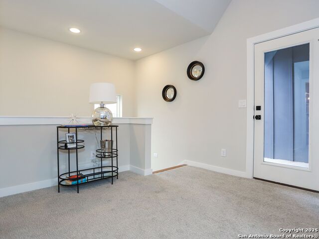 Image 10 of 26 For 230 Lucas 102