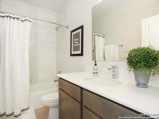 Image 16 of 26 For 230 Lucas 102