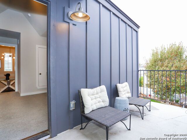 Image 22 of 26 For 230 Lucas 102