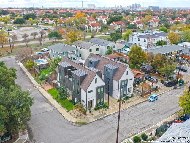 Image 24 of 26 For 230 Lucas 102