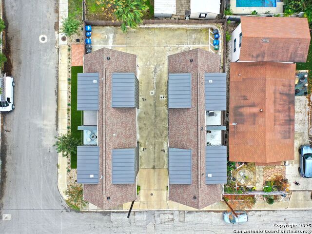 Image 25 of 26 For 230 Lucas 102