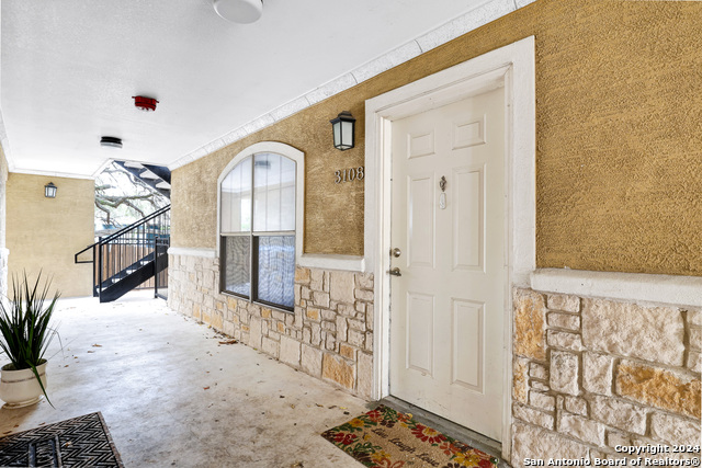 Image 3 of 31 For 7323 Snowden Rd 3108