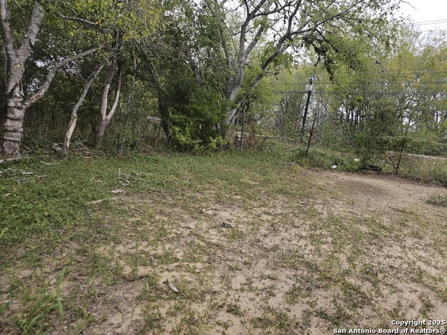 Image 6 of 8 For 13407 Henze  