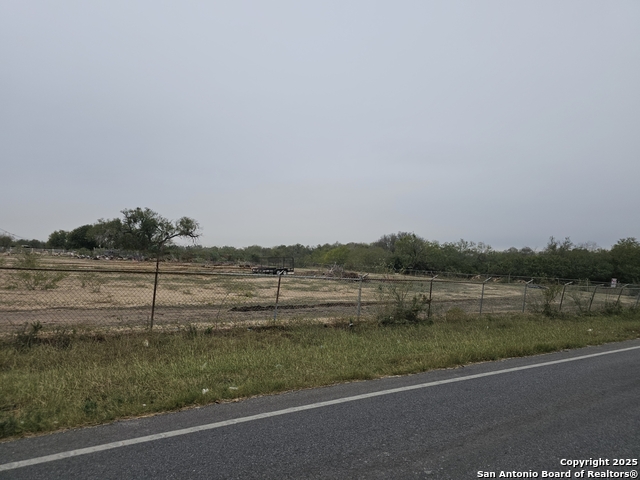 Image 7 of 8 For 13407 Henze  