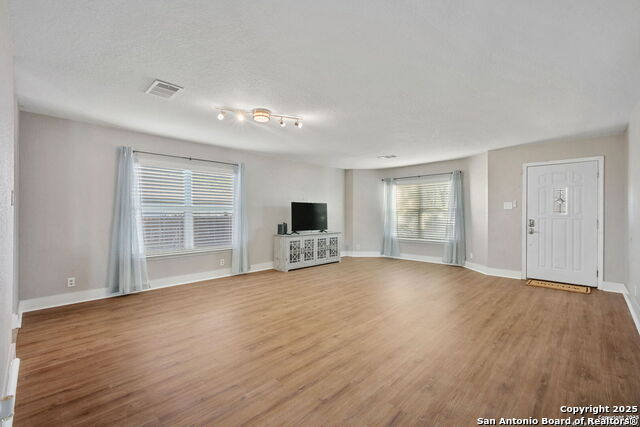 Image 4 of 23 For 3422 Quintana